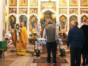 У Турці триває конфлікт між парафіянами та парохом УПЦ МП.(ФОТО) У Турці триває конфлікт між парафіянами та парохом УПЦ МП.(ФОТО)